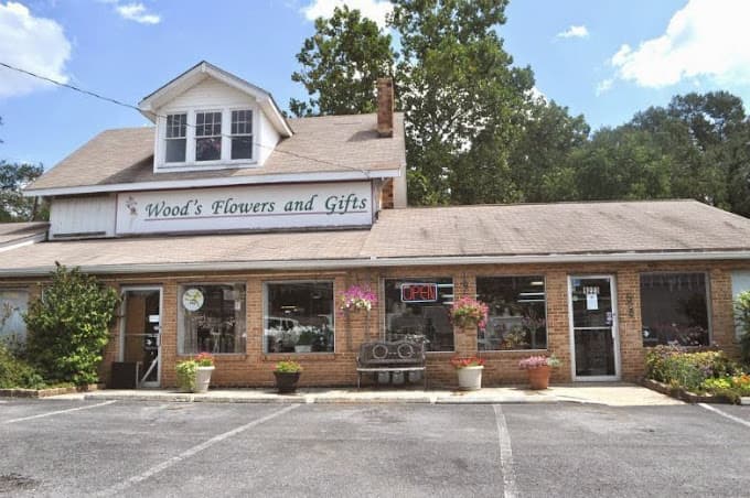 Wood's Flowers and Gifts in College Park, MD
